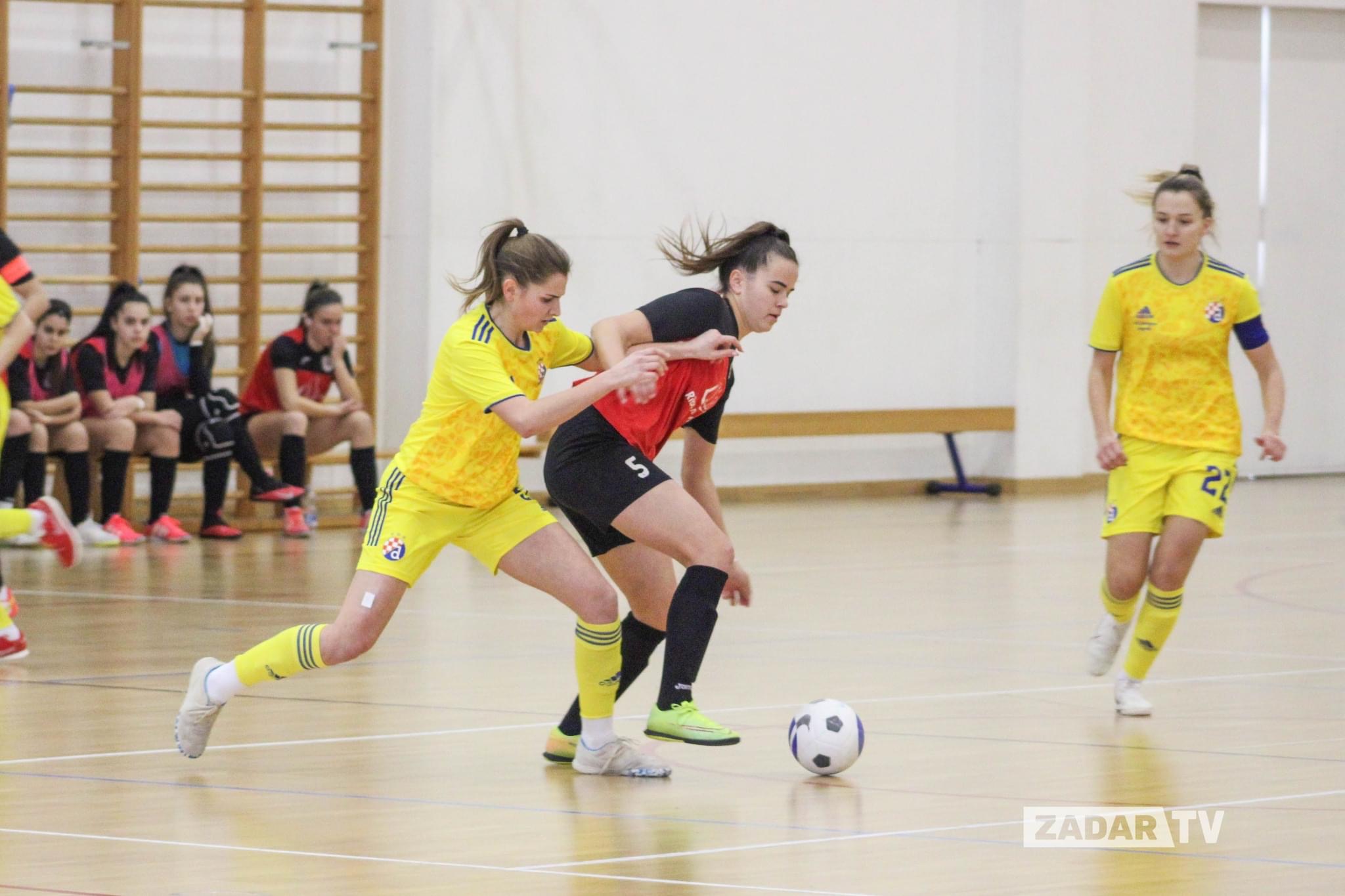 DINAMO POKAZAO KVALITETU Chicksice za treće mjesto u 1. hmnlž igraju protiv Alumnusa
