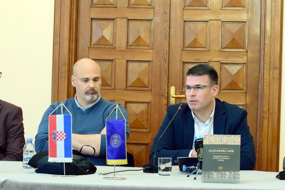 PREDSTAVLJEN ZBORNIK RADOVA O ZADRU U DOBA ANŽUVINACA Zadarski mir filmska je priča o sukobu dviju imperijalnih sila na ovom prostoru