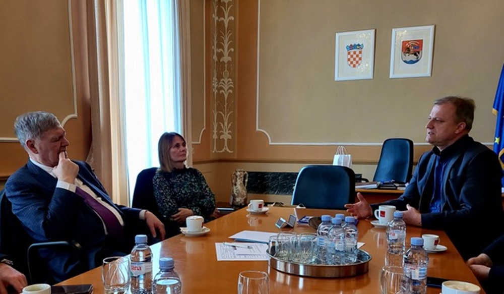40 GODINA OD PRVE TRANSPLATACIJE MATIČNIH STANICA Gradonačelnik Dukić primio prof. dr. sc. Borisa Labara i prim. dr. Sandru Bašić Kinda