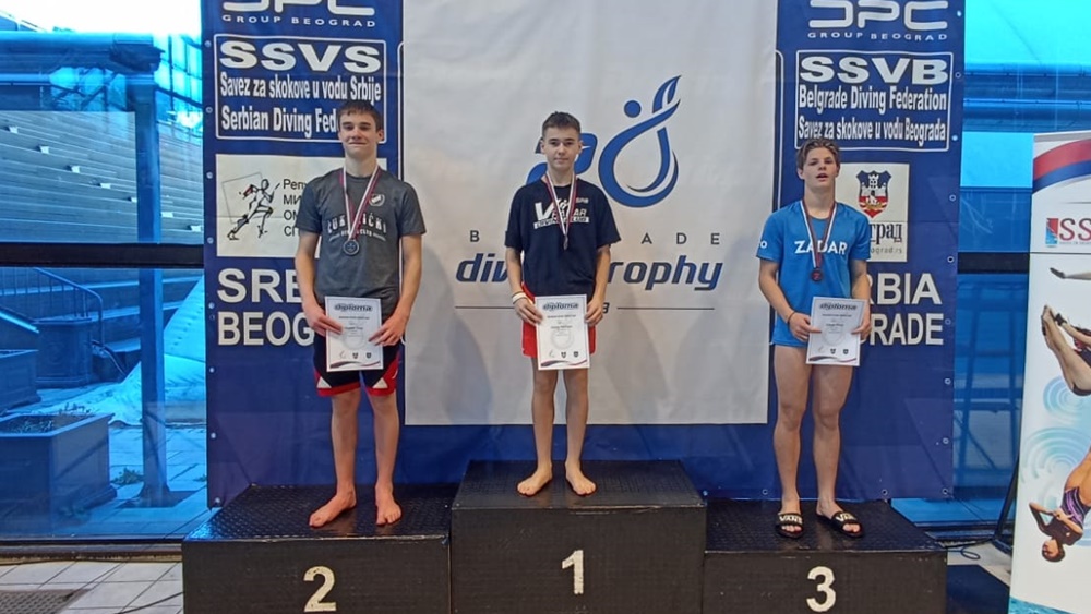 MEĐUNARODNO NATJECANJE Članovi kluba skokova u vodu Zadar osvojili 13 medalja