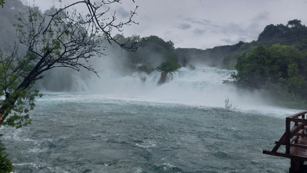 NACIONALNI PARK KRKA Na Skradinskom buku zabilježen najveći vodostaj do sada – 254 cm!