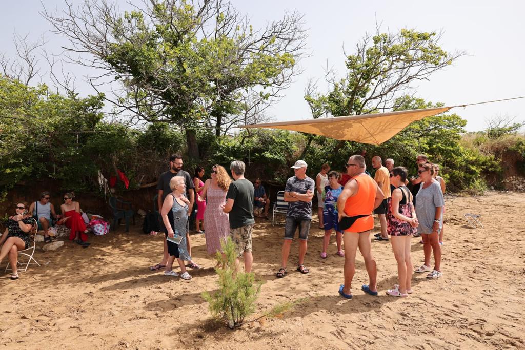 MJEŠTANI PRIVLAKE Nećemo dozvoliti da nam loklani "moćnici" uništavaju plaže i prirodni okoliš!