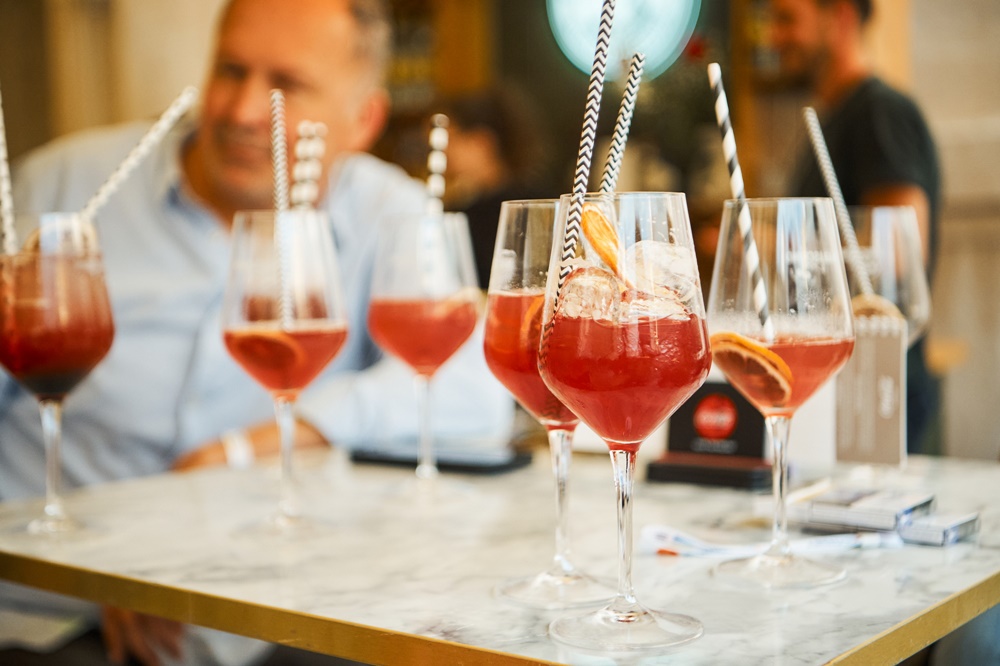 [FOTO] Posjetitelji Sunset Sports Media Festivala uživali u signature drinku Maraschino kiss