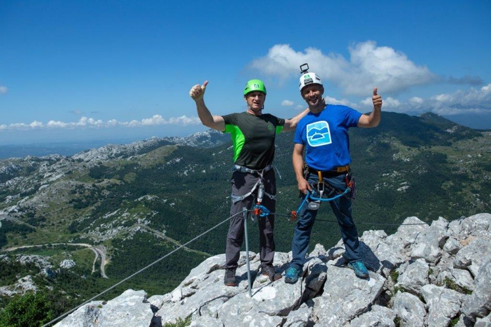 OTVORENA PLANINARSKA STAZA "FERRATA" Stazom prvi prošetali župan Božidar Longin i ravnatelj Parka prirode Velebit Mario Šaban