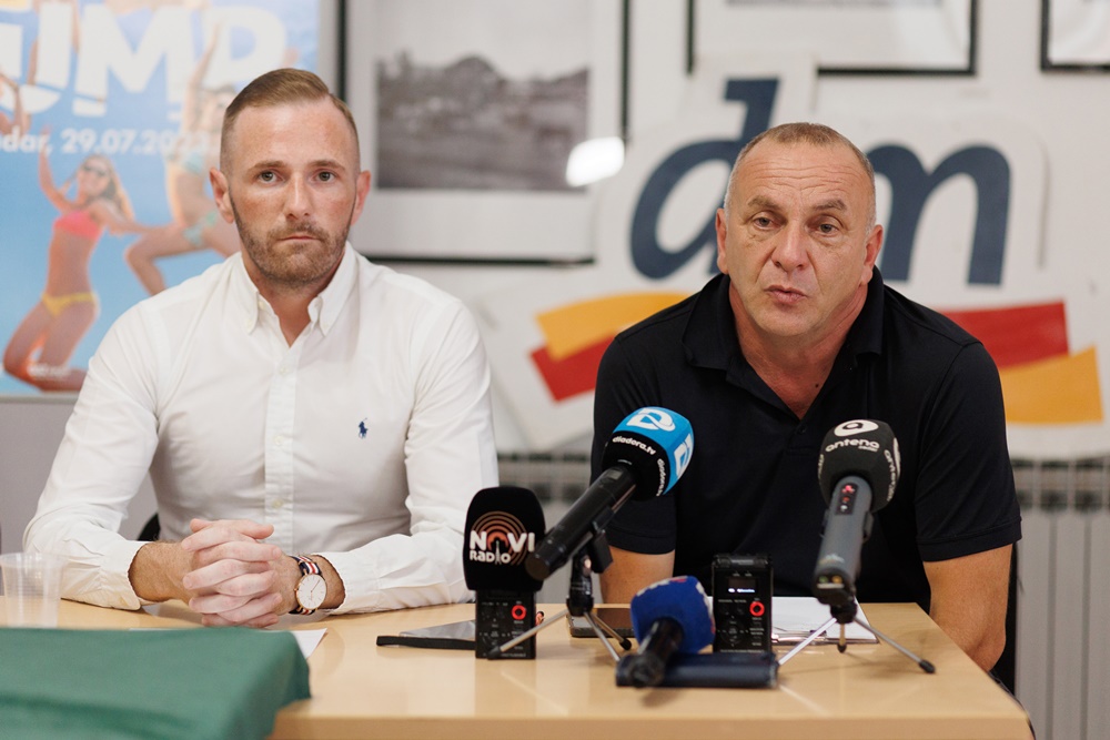 NAMASOVNIJI SKOK U MORE 14. dm millennium jump ponovno na zadarskoj rivi