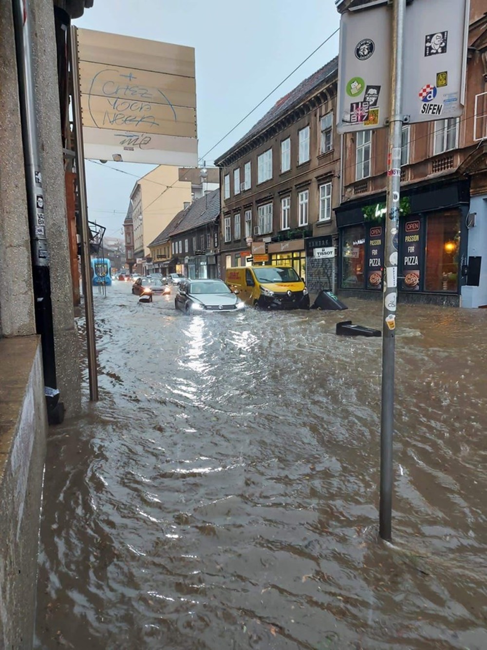 Vrlo jako nevrijeme zahvatilo Zagreb i Zagrebačku županiju