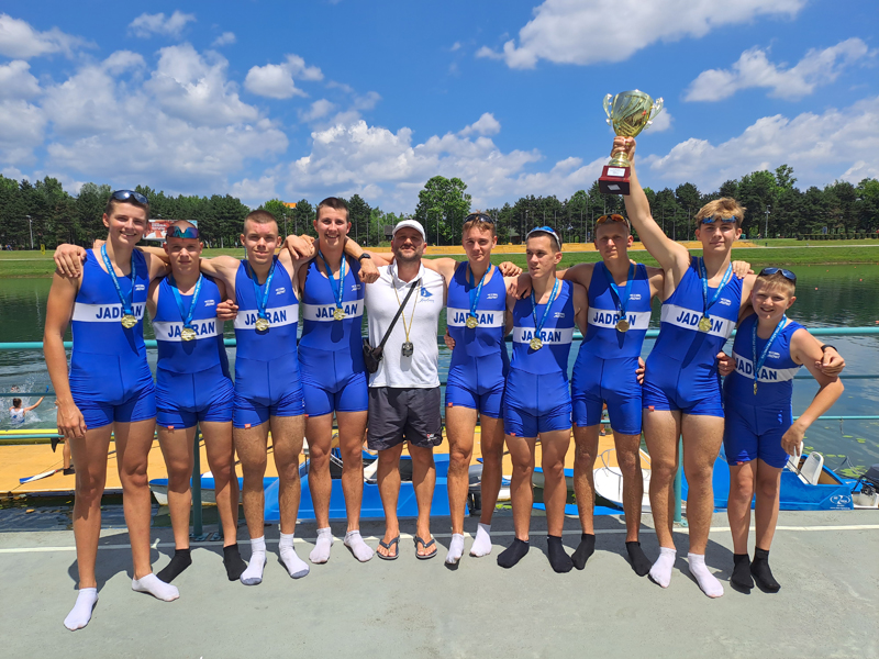 ZADARSKA ZLATA Veslači Jadrana prvaci Hrvatske u osmercu juniora i mlađih juniora