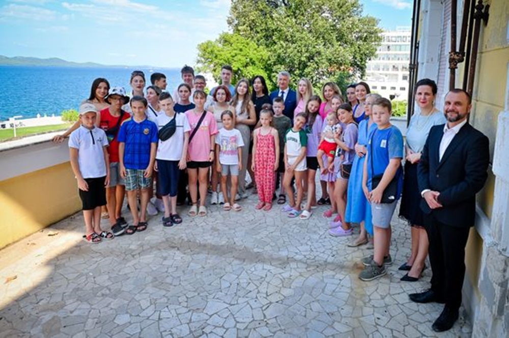 ZADARSKA ŽUPANIJA PRIJATELJ UKRAJINE: Goste iz Ukrajine danas je u Domu županije primio župan Božidar Longin sa suradnicima