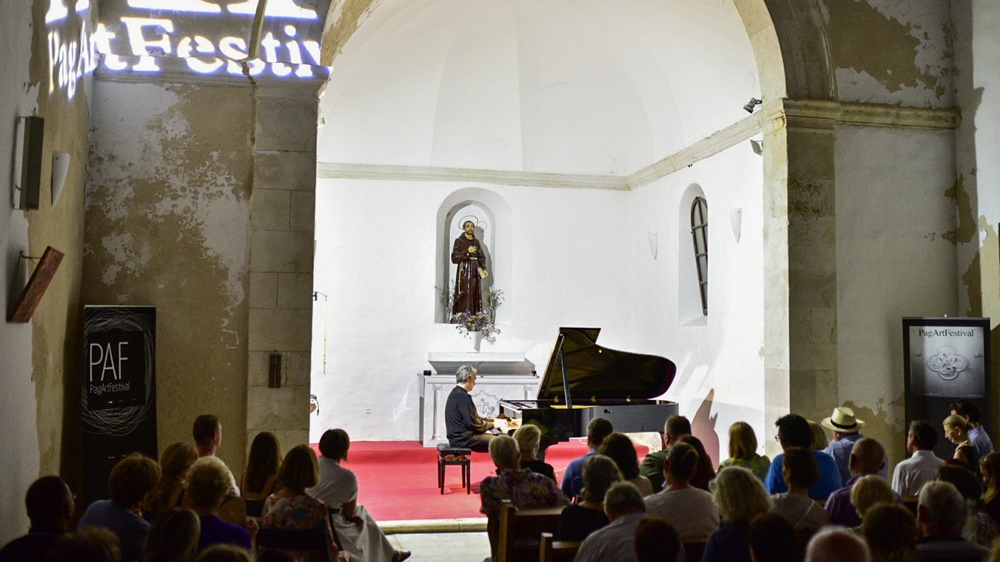 Otvoren PagArtFestival tradicionalnim recitalom Lovre Pogorelića