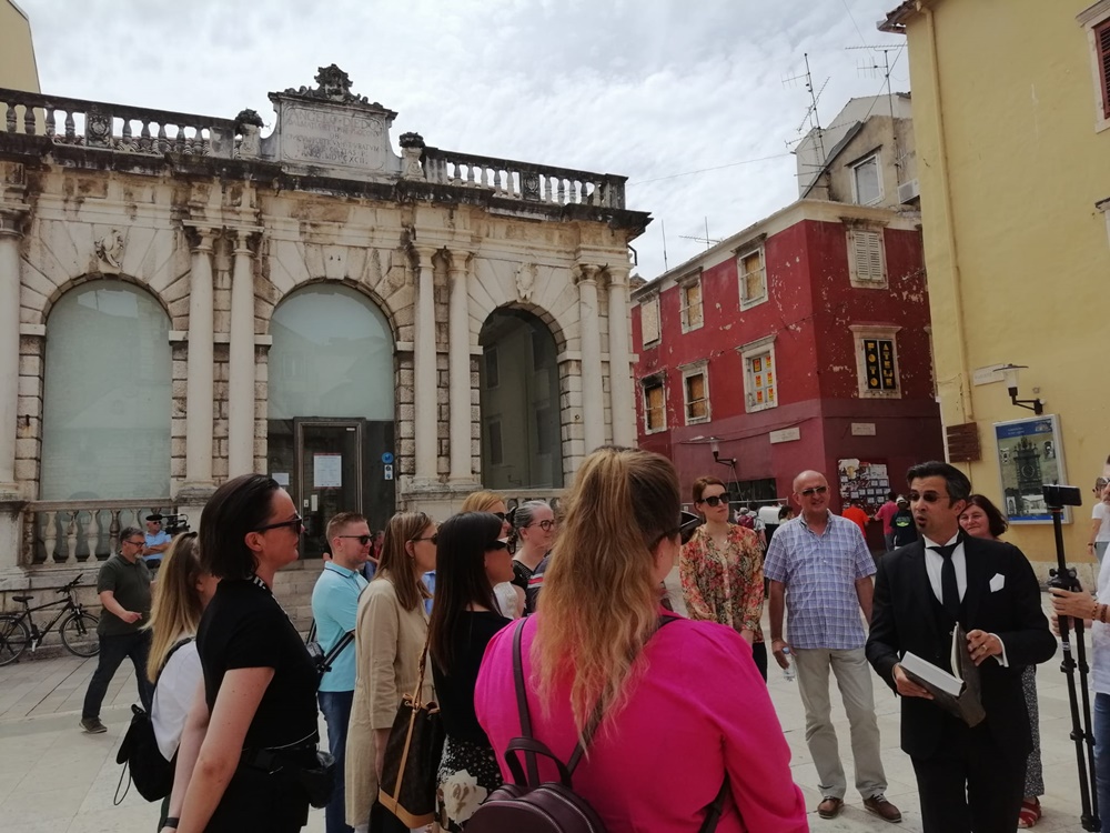 ZNANSTVENA KNJIŽNICA ZADAR ZA SVOJ 168. ROĐENDAN POKLANJA KULTURNO TURISTIČKU RUTU “ZADAR – LA BELLE ÉPOQUE”