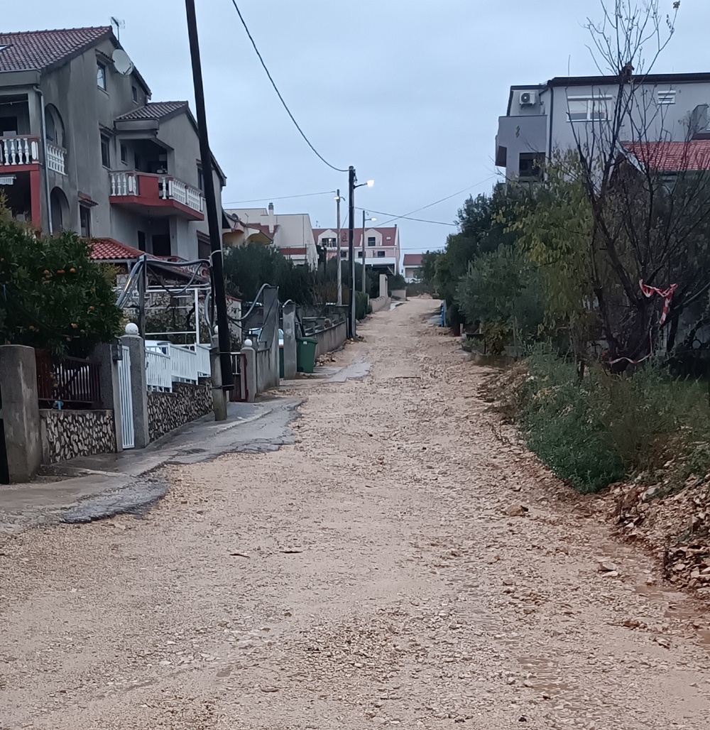 Stanari Ul. Viktora Vide: "Kada će nam se ulica dovesti u red? Moglo bi se reći da smo i zaboravljeni"
