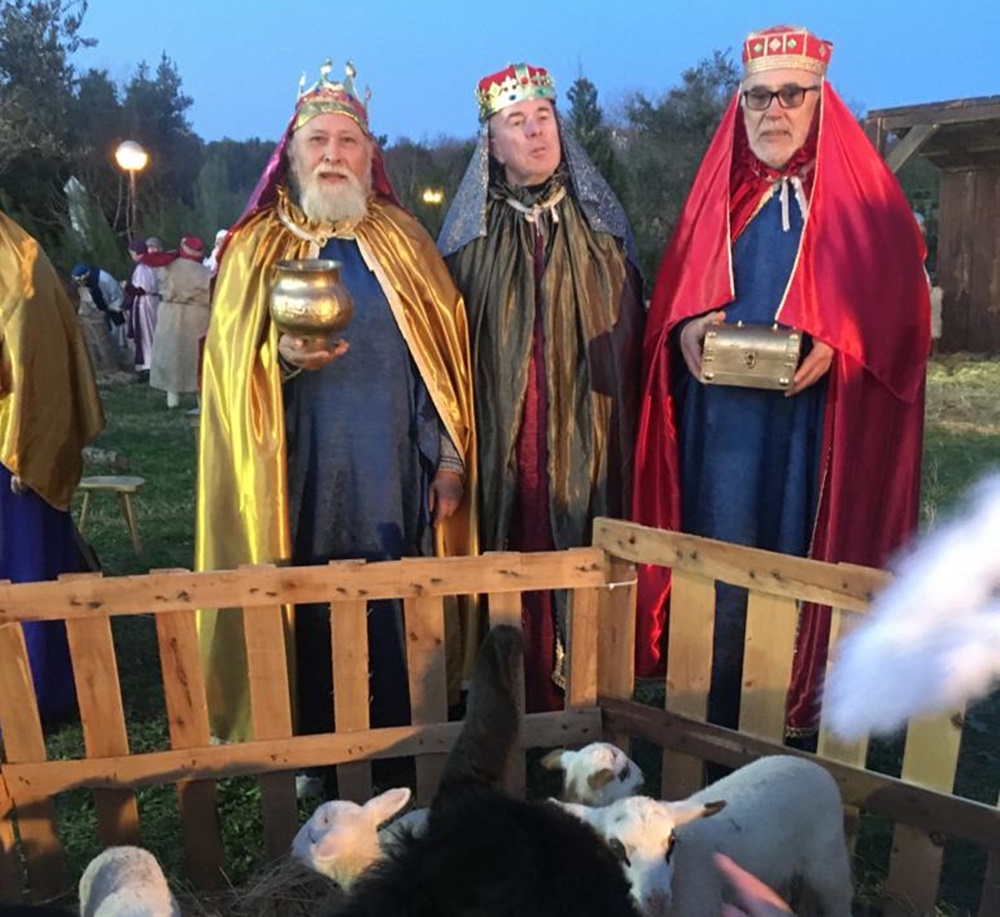 NA SV. STJEPANA Udruga Kveštura i ove godine pripremila atraktivno uprizorenje živih jaslica u Diklu kod bunara!