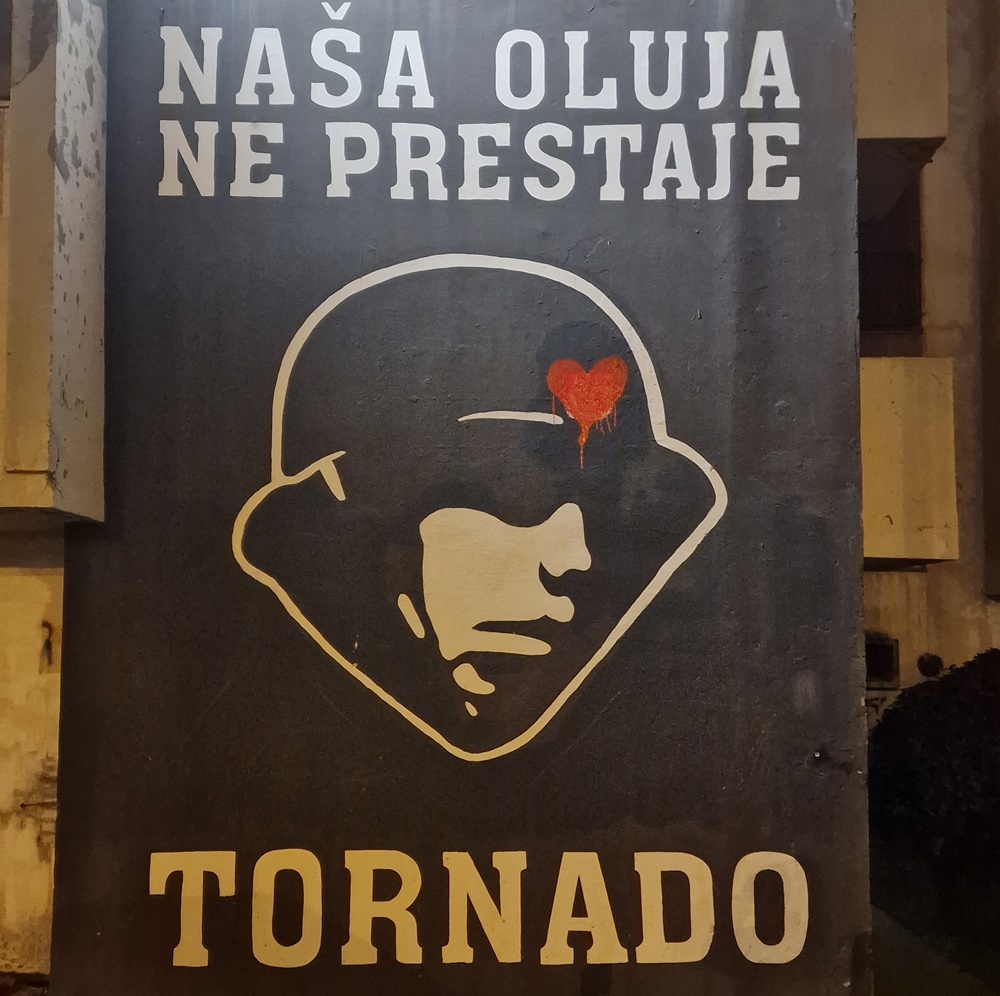 SRCE UMJESTO GRBA „Uređen“ sporni mural vojnika na Bulevaru  