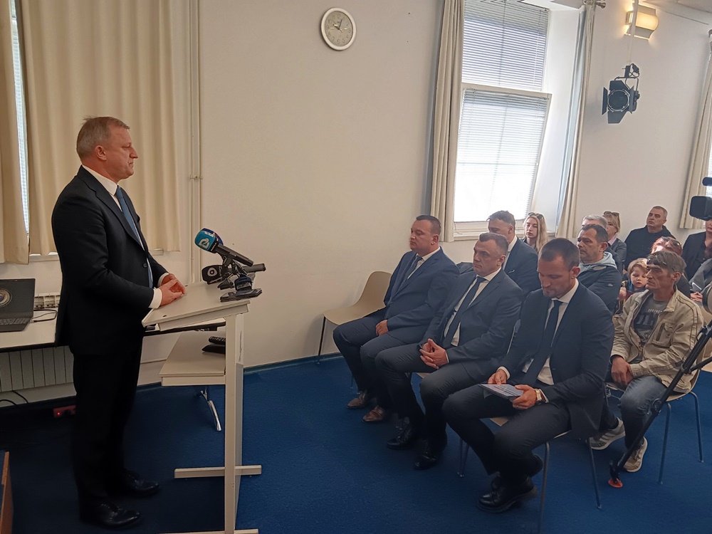 Državni tajnik Darko Nekić uručio ključeve stanova za petoricu ratnih vojnih invalida