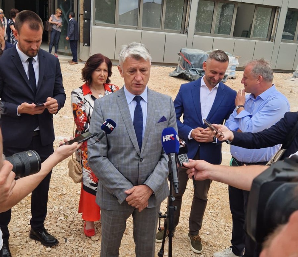 "ŽUPANIJSKI OBJEKTIV" Radni posjet ministara Piletića i Erlića našoj županiji
