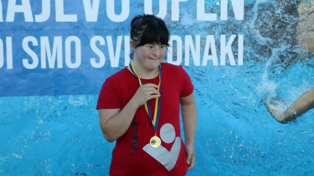 ZLATNA LUCIJA MIJOLOVIĆ U SARAJEVU  Paraplivači i početnici Pk Zadar uspješno završili plivačku sezonu