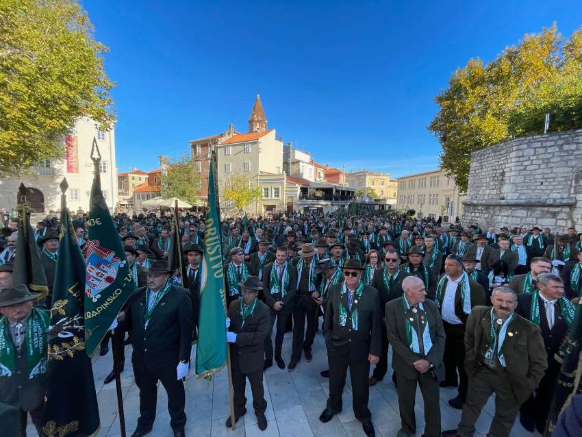 Više od tisuću lovaca iz cijele Hrvatske stiglo u Zadar na proslavu sv. Huberta