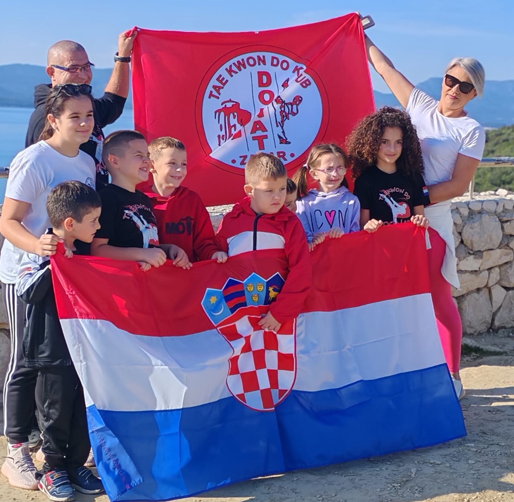 PETERO VELIČANSTVENIH Puni samopouzdanja "Donatovci" otputovali na Europsko prvenstvo u Tirani