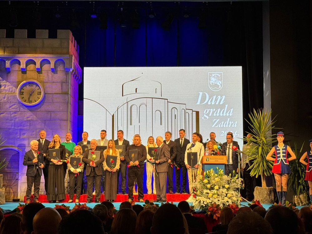 SVEČANA SJEDNICA GRADA ZADRA Dodijeljena priznanja  ovogodišnjim laureatima, Kucelin u ime nagrađenih: Svi mi nosimo u sebi nešto zajedničko- čistu ljubav prema gradu u kojem živimo
