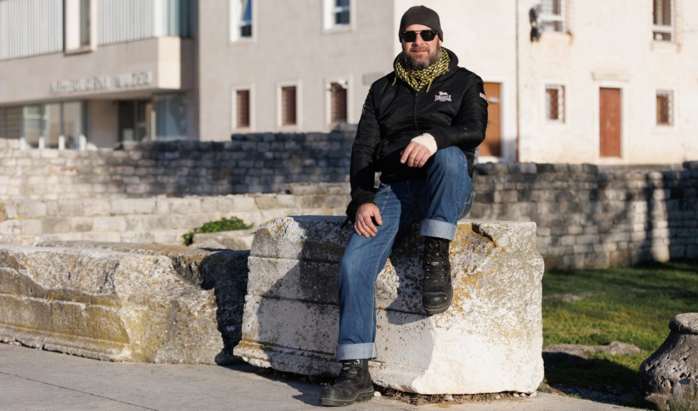 KARNEVAL U ZADRU Veliku subotnju zadarsku punk-rock-hop cup feštu najavljuje frontmen Alergije Stipe Bujas, a svirat će još Shelter Team, Arises i Sexymotherfuckers  
