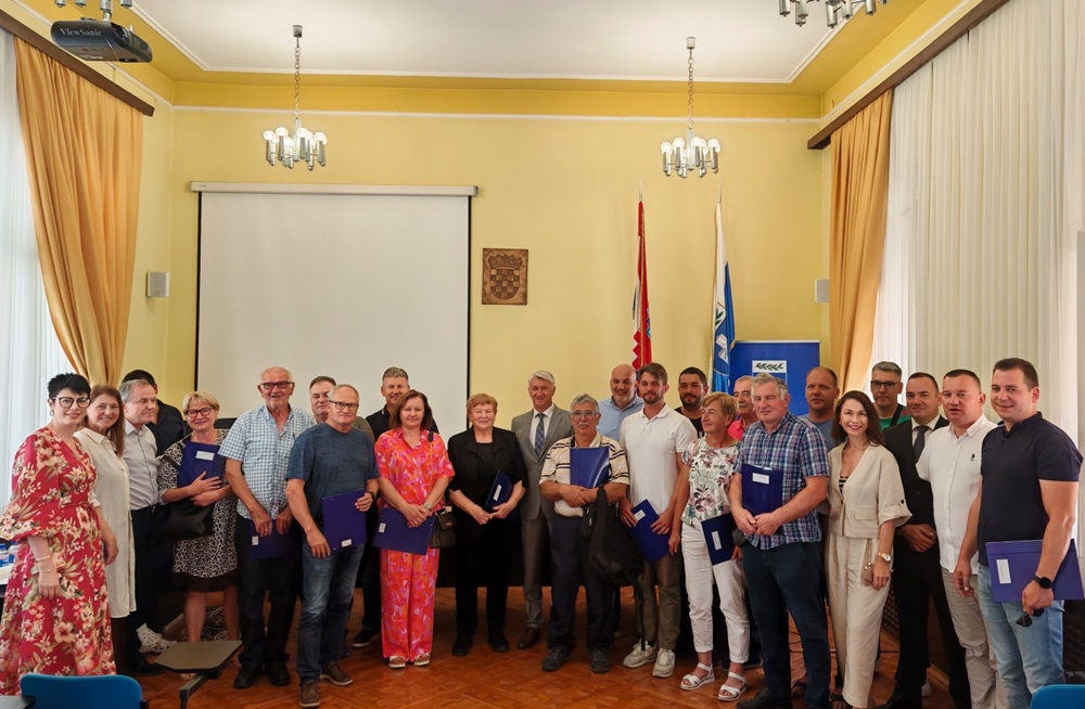 ŽUPANIJSKI OBJEKTIV Zadarska županija sufinancira solarne elektrane: 100 tisuća eura za 32 kućanstva – za manji račun i čišći okoliš!