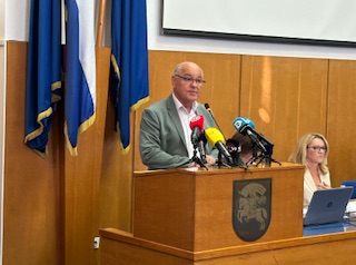 GRADSKO VIJEĆE Biloglav predložio Žuvelu kao kandidata za predsjednika GV-a, Radeta ga prozvao za izdaju građana i principa