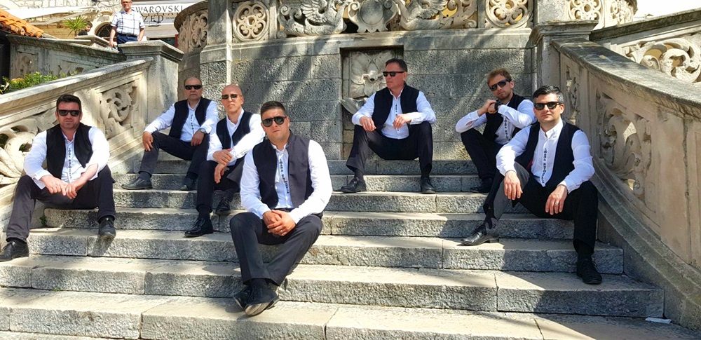 VEČER KLAPSKE PJESME Klapa Puntamika od 21 sat na Narodnom trgu