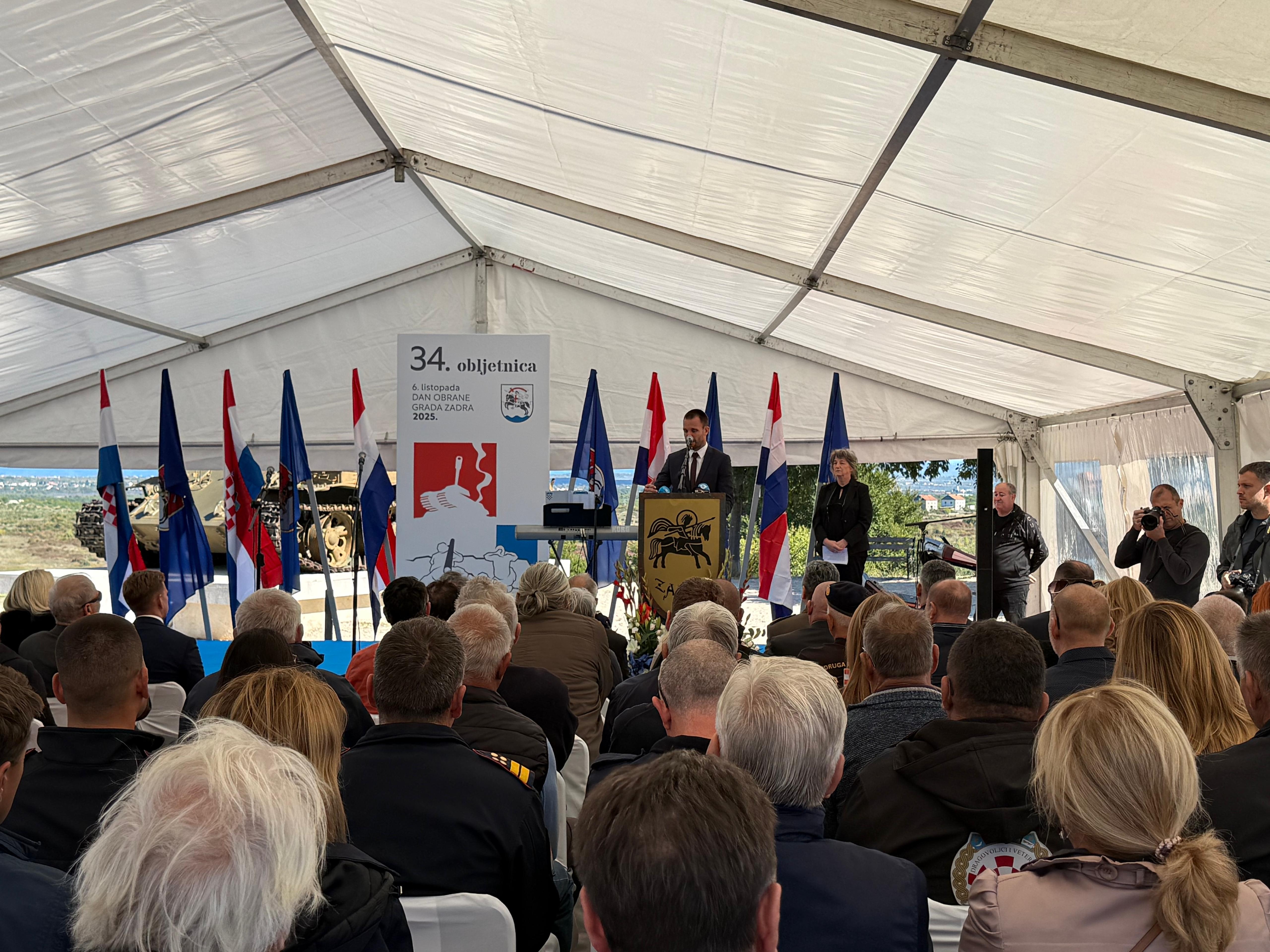ZADAR OBILJEŽIO DAN OBRANE GRADA Sjećanje na hrabrost, žrtvu i pobjedu