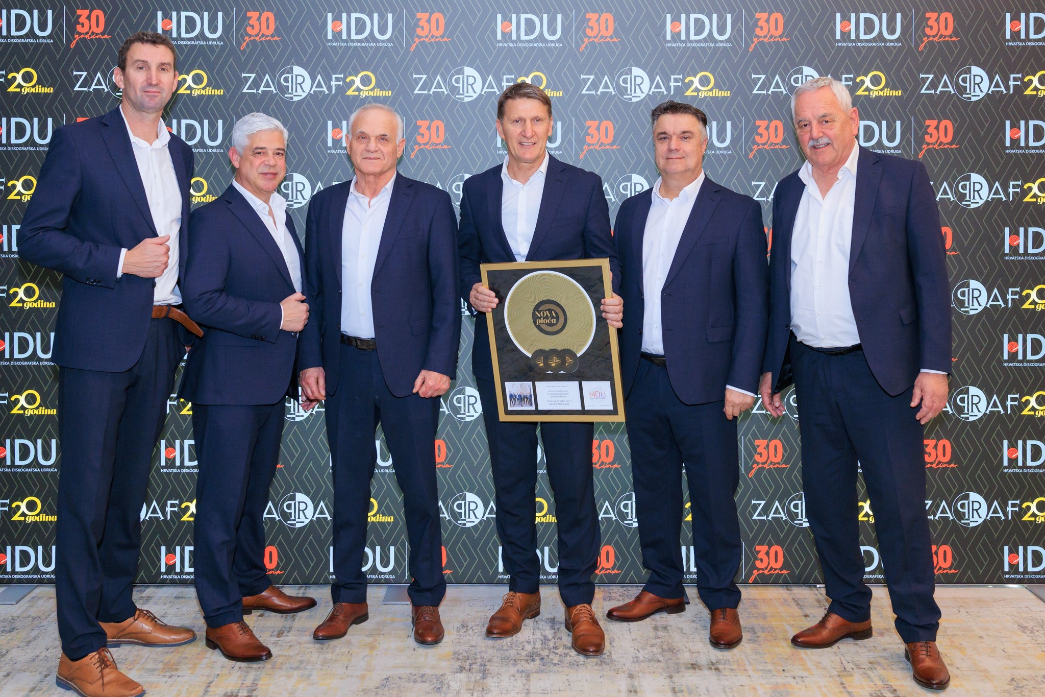 Tomislav Bralić i klapa Intrade primili prestižnu nagradu Nova ploča uoči velikog jubileja