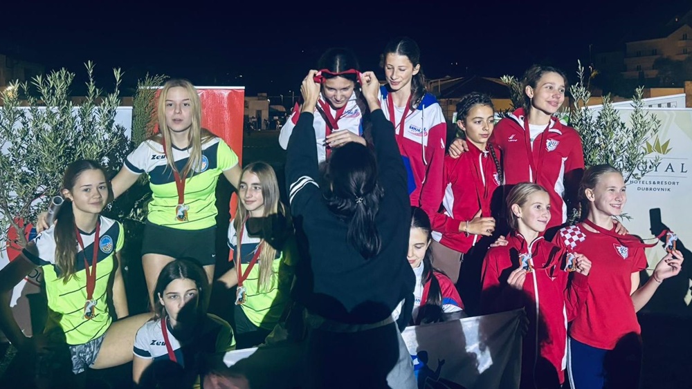 MEĐUNARODNI MITING Atletičari AK Biograd iz Dubrovnika se vratili s 12 medalja