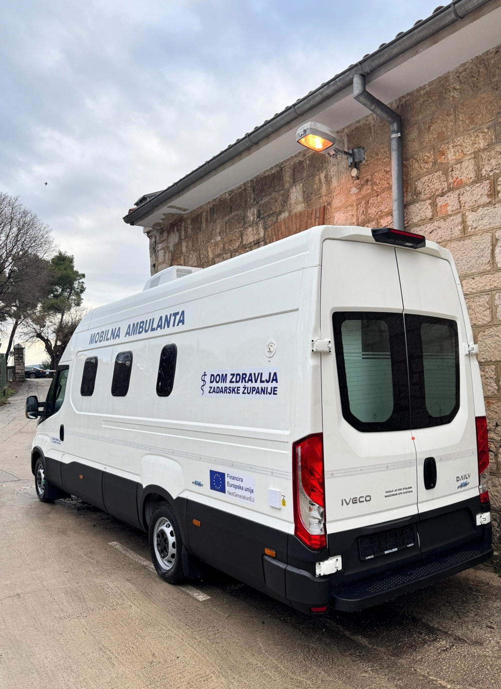Liječnik stiže na kućni prag: Zadarska županija preuzela prvu mobilnu ambulantu