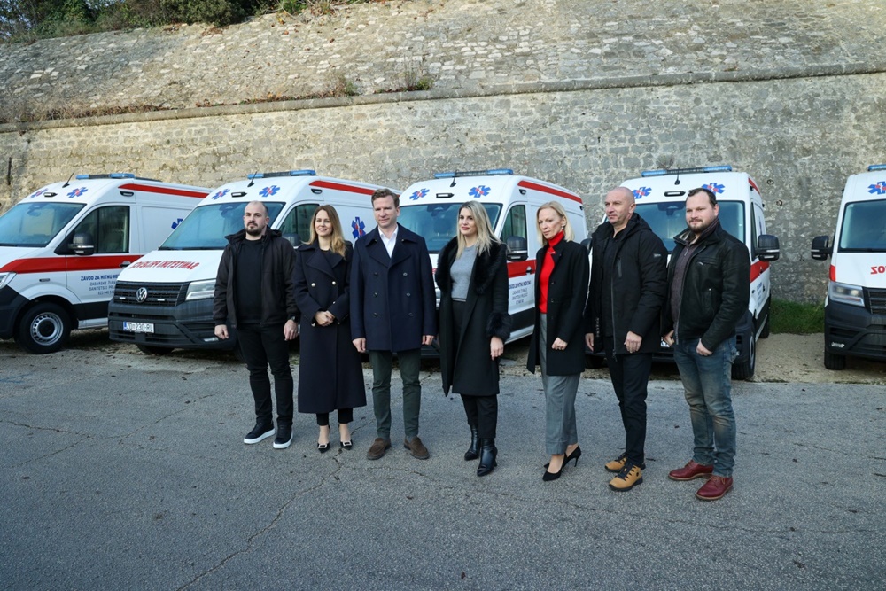 "ŽUPANIJSKI OBJEKTIV" Više od milijun eura za sedam novih sanitetskih vozila: Zadarska županija ulaže u bržu i sigurniju zdravstvenu skrb
