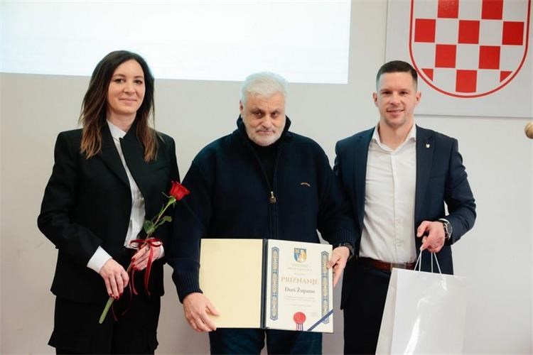 Prvom zapovjedniku SJP Poskoci, Đuri Županu uručeno priznanje povodom obilježavanja Dana Općine Jasenice