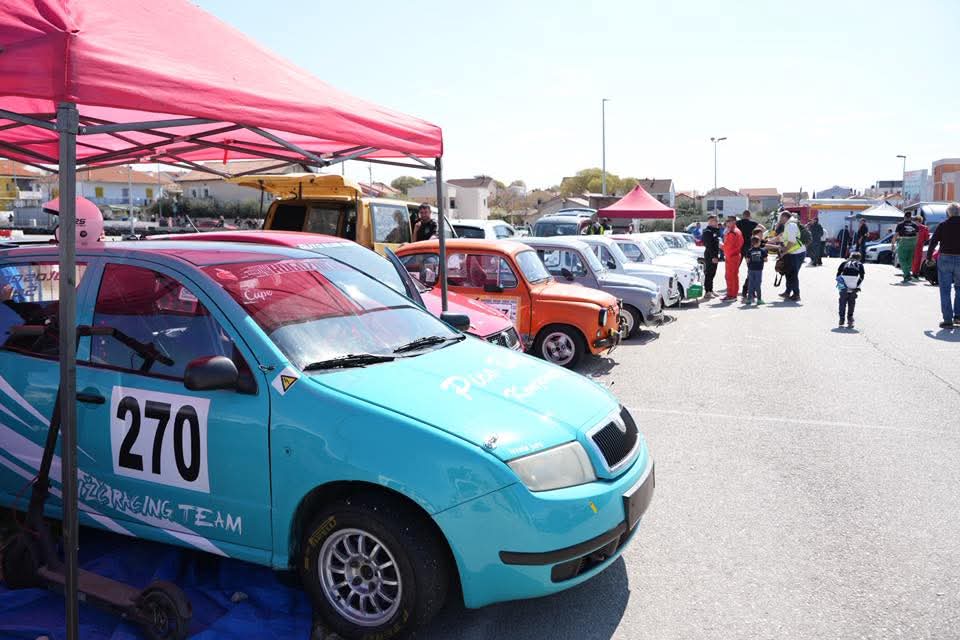 Auto izletio sa staze na Višnjiku i ozlijedio više osoba na utrci „Nagrada grada Zadra“