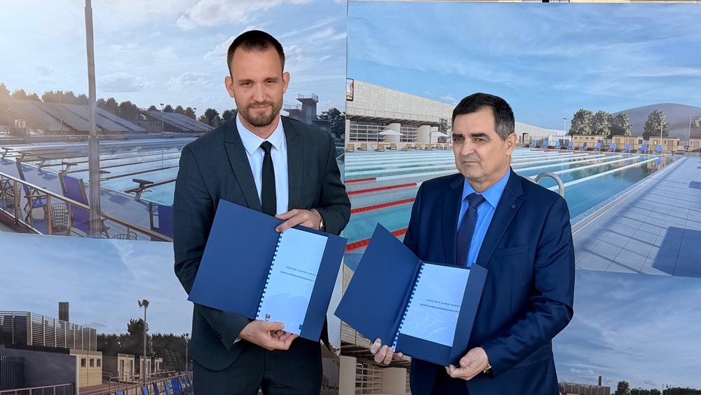 Gradonačelnik potpisao ugovore za izgradnju olimpijskog bazena i OŠ Crvene kuće