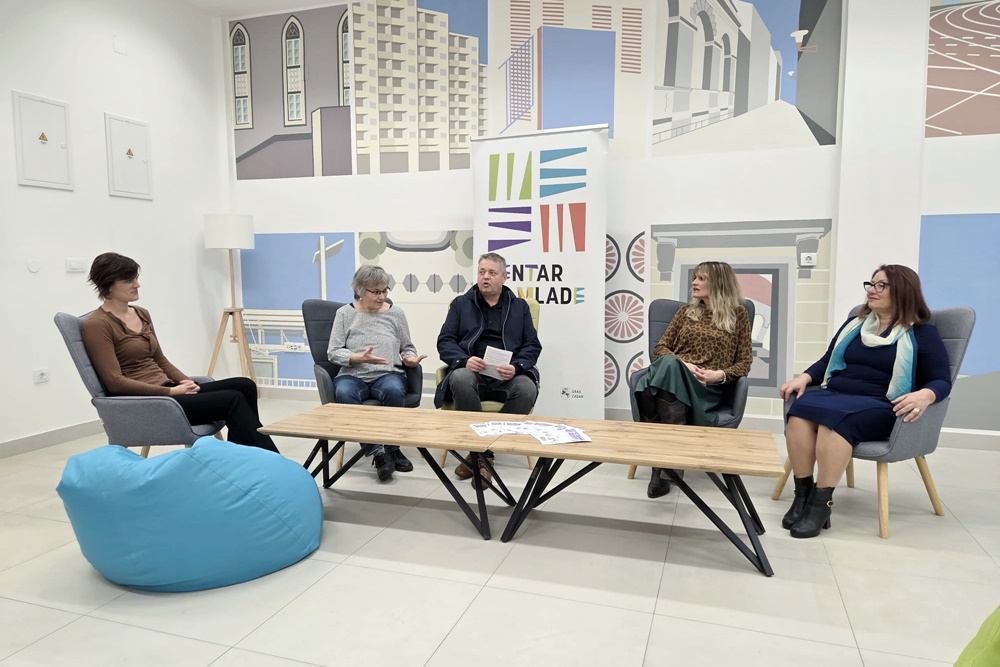 U Centru za mlade  otvoren „Mjesec osvještavanja o opasnostima ekranizacije i digitalizacije“