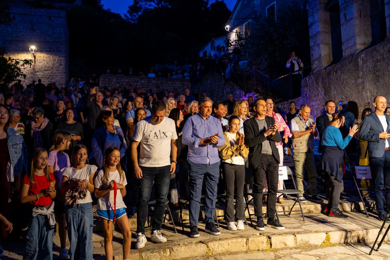 NOVIGRAD DOMAĆIN GLAZBENOG I KULTURNOG SPEKTAKLA Smotra učenika i koncert u čast Tomislava Ivčića