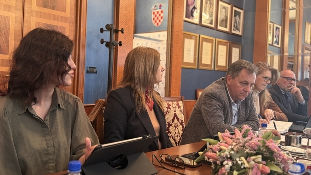 KOLEGIJ GRADONAČELNIKA Odabrane tvrtke za održavanje i rekonstrukciju cesta na zadarskim otocima