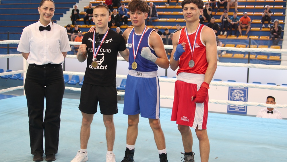 PRVENSTVO HRVATSKE U BOKSU Zadranima dva zlatna odličja; Pedisić iz Bandoga aperkatima do naslova prvaka