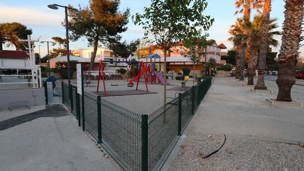 VIR Zasjalo i zasvijetlilo obnovljeno dječje igralište kod restorana Kotarina